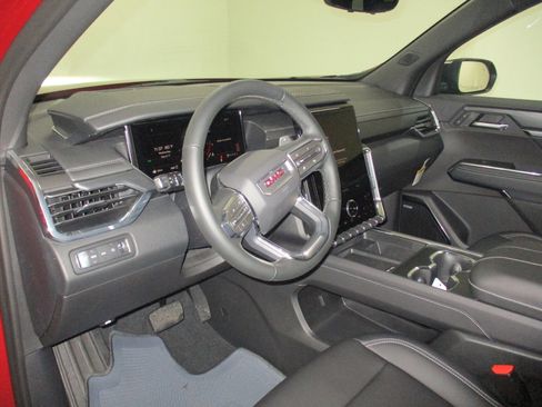 New 2026 GMC Acadia Elevation image 17