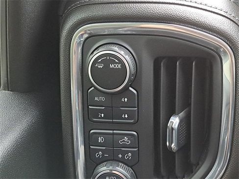 Used 2022 Chevrolet Silverado 2500 LTZ w/ LTZ Premium Package image 17