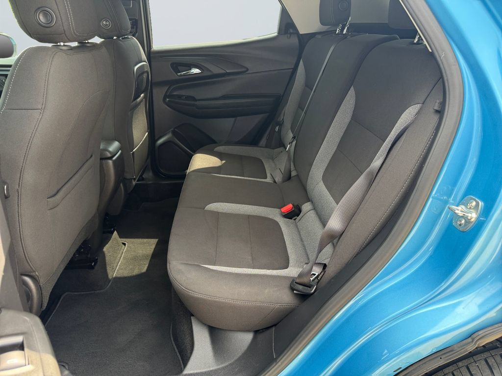 Used 2025 Chevrolet TrailBlazer LT FWD image 13