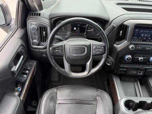 Used 2020 GMC Sierra 1500 Denali w/ Technology Package AWD/4WD image 8