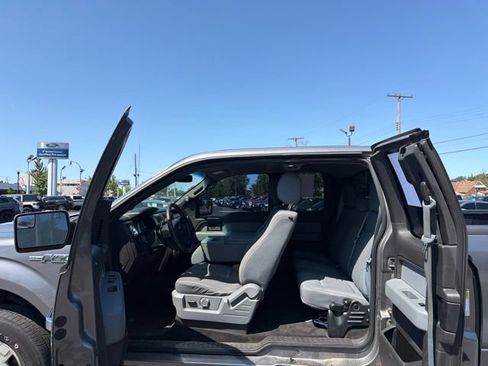 Used 2014 Ford F150 XLT w/ Equipment Group 302A Luxury AWD/4WD image 11