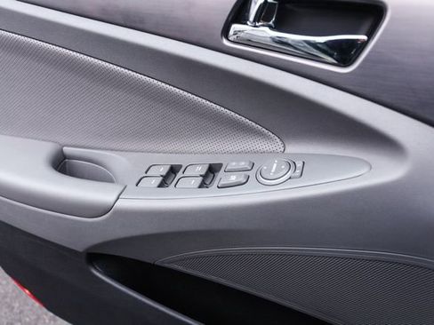 Used 2013 Hyundai Sonata Limited w/ Panoramic Sunroof Pkg FWD image 43
