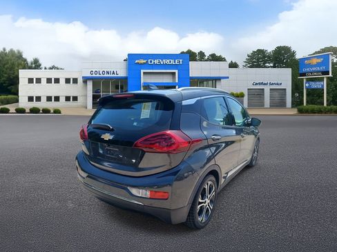 Used 2017 Chevrolet Bolt Premier w/ Driver Confidence II Package FWD image 4