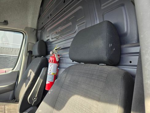 Used 2014 Mercedes-Benz Sprinter 2500 image 13