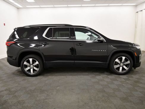 Used 2023 Chevrolet Traverse LT w/ LT Premium Package AWD/4WD image 9