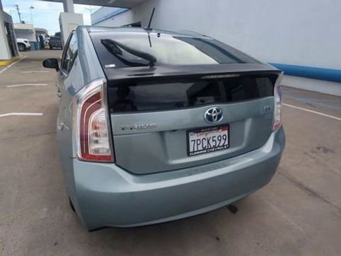 Used 2015 Toyota Prius Four image 7
