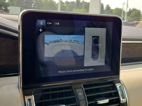 Used 2018 Lincoln Navigator Reserve w/ Technology Package AWD/4WD image 18