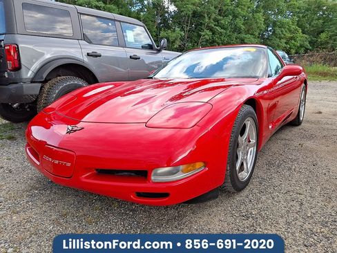 Used 2002 Chevrolet Corvette Coupe w/ Preferred Equipment Group2 RWD image 1