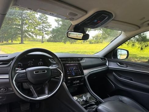Used 2022 Jeep Grand Cherokee Limited RWD image 34