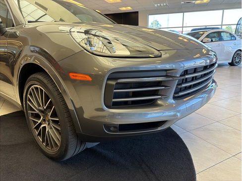 Used 2023 Porsche Cayenne AWD/4WD image 54