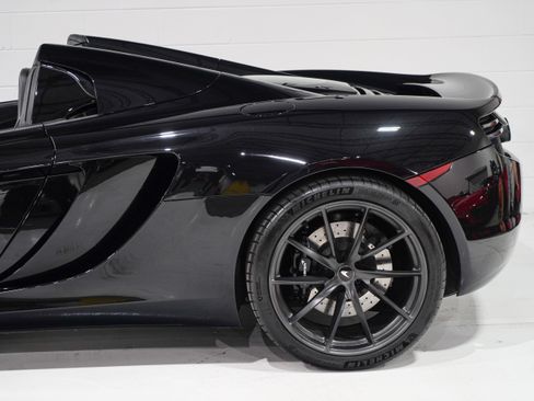 Used 2013 McLaren MP4-12C Spider RWD image 32