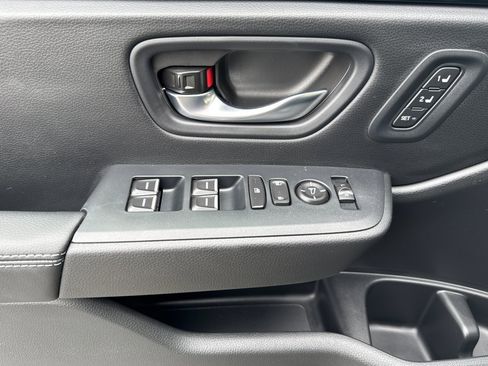 New 2025 Honda Pilot Touring image 10