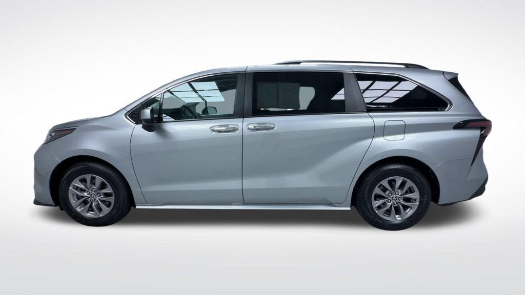 Certified 2024 Toyota Sienna XLE w/ XLE Plus Package AWD/4WD image 6