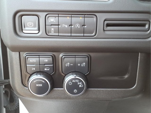 Used 2023 Chevrolet Suburban RST AWD/4WD image 20