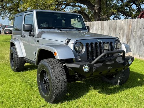 Used 2014 Jeep Wrangler Sport image 2