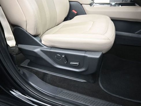 Used 2022 Ford Expedition Limited image 18