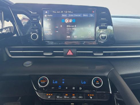 Used 2022 Hyundai Elantra SEL w/ Convenience Package FWD image 24
