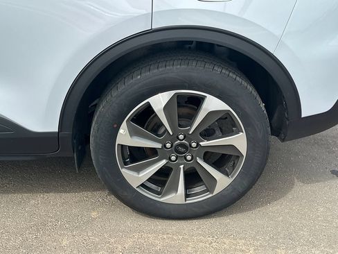 Used 2025 Ford Escape Platinum AWD/4WD image 19
