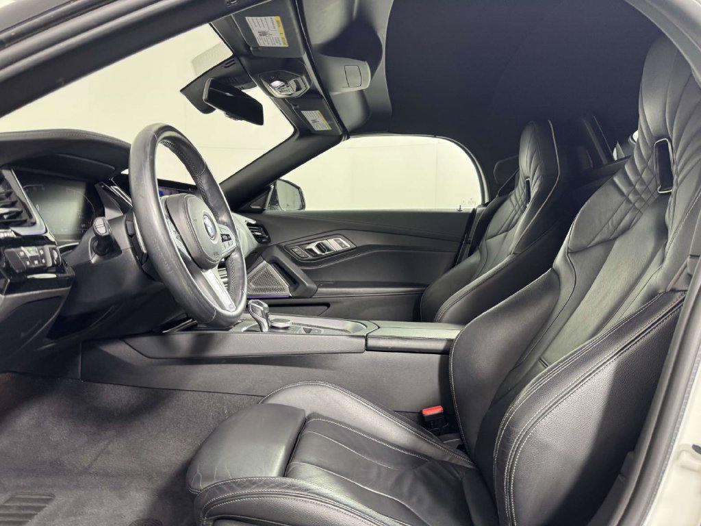 Used 2019 BMW Z4 sDrive30i w/ M Sport Package RWD image 4