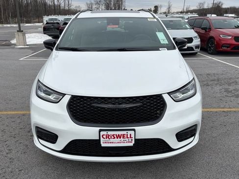 New 2026 Chrysler Pacifica Limited w/ S Appearance Package FWD image 10
