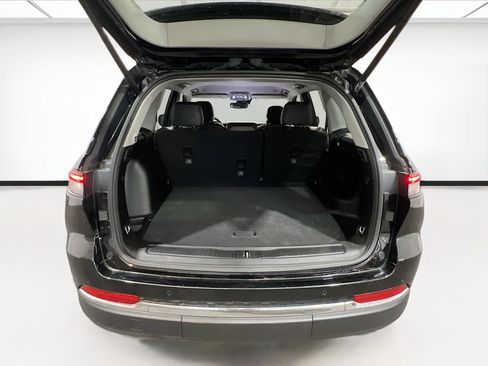 Used 2024 Jeep Grand Cherokee Limited AWD/4WD image 19