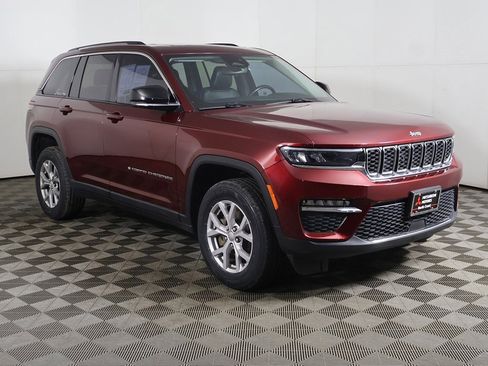 Used 2022 Jeep Grand Cherokee Limited image 56