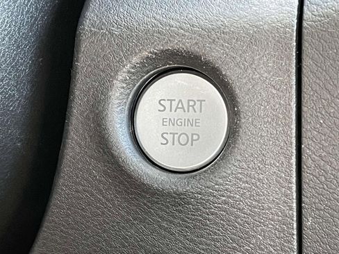 Used 2022 Nissan Frontier SV AWD/4WD image 20