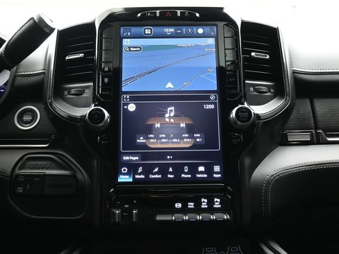 Used 2024 RAM 2500 Limited AWD/4WD image 17