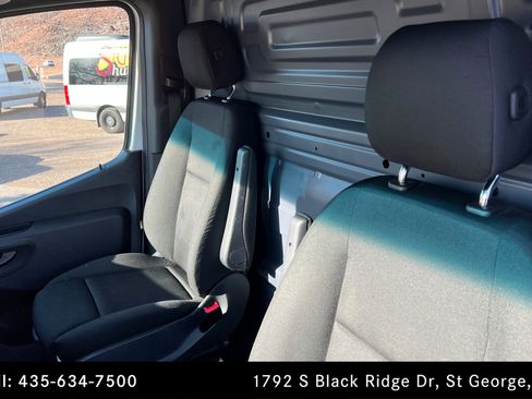 Used 2019 Mercedes-Benz Sprinter 170 Cargo image 12