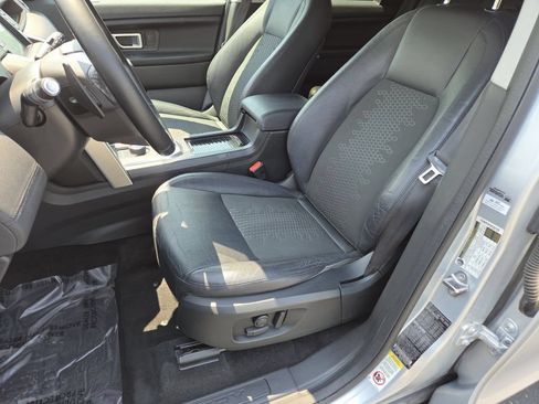 Used 2018 Land Rover Discovery Sport SE AWD/4WD image 6