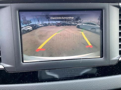 Used 2023 Chrysler Voyager LX FWD image 21