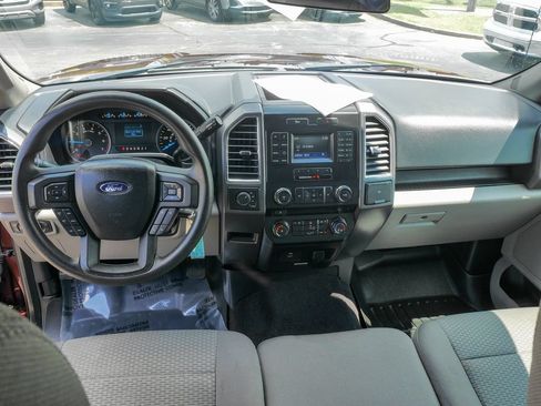 Used 2016 Ford F150 XLT AWD/4WD image 17