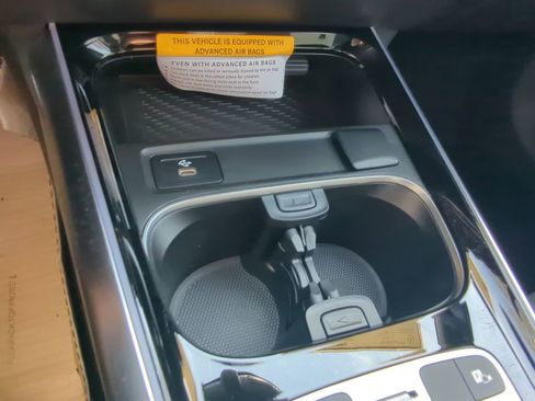 Used 2025 Mercedes-Benz GLA 250 image 8
