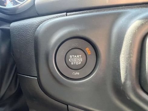 Used 2022 Jeep Wrangler Sport AWD/4WD image 30