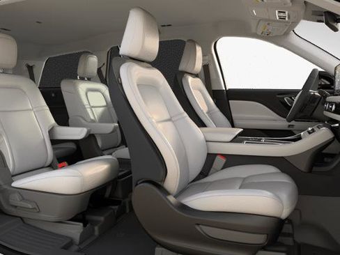 New 2026 Lincoln Aviator 2WD w/ Jet Appearance Package image 26