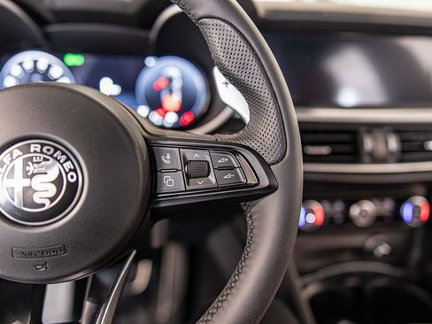 New 2025 Alfa Romeo Stelvio Sprint image 27