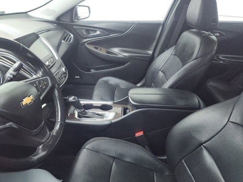 Used 2018 Chevrolet Malibu Premier w/ Premier Sun and Wheel Package image 2