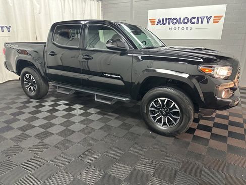 Used 2023 Toyota Tacoma TRD Sport w/ Technology Package image 2