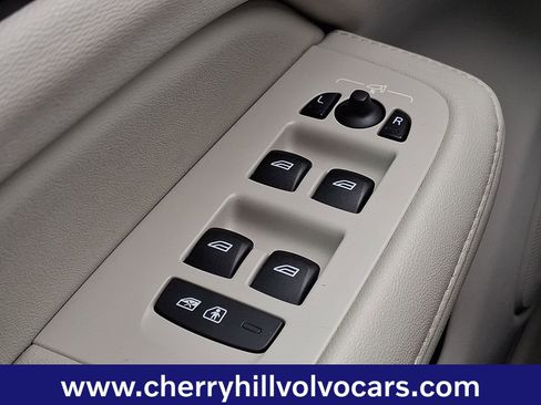 Certified 2023 Volvo V60 B5 Cross Country Plus w/ Protection Package Premier image 27
