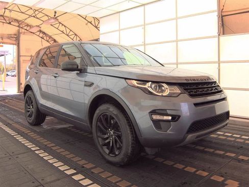 Used 2018 Land Rover Discovery Sport HSE AWD/4WD image 4