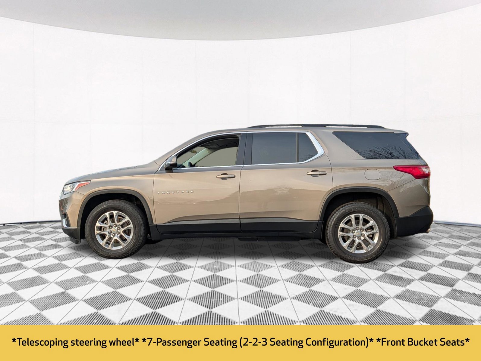 Used 2020 Chevrolet Traverse LT w/ Driver Confidence II Package AWD/4WD image 13