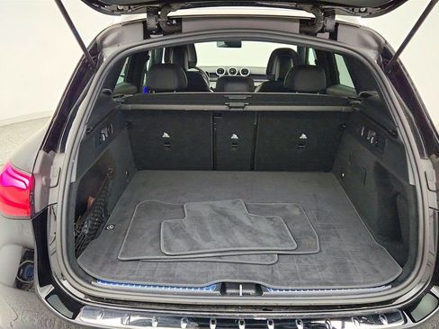 Used 2025 Mercedes-Benz GLC 300 4MATIC image 21