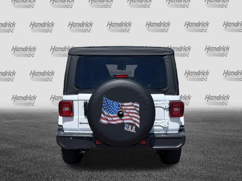 Used 2025 Jeep Wrangler Unlimited Sahara AWD/4WD image 9