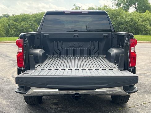 Used 2024 Chevrolet Silverado 1500 LT AWD/4WD image 34