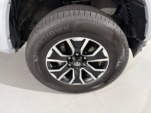 Used 2021 Toyota Tacoma TRD Sport w/ Technology Package AWD/4WD image 13