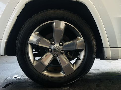Used 2016 Jeep Grand Cherokee Overland AWD/4WD image 28
