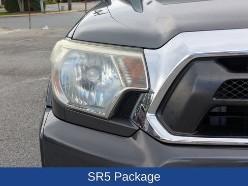 Used 2015 Toyota Tacoma PreRunner w/ SR5 Package RWD image 10