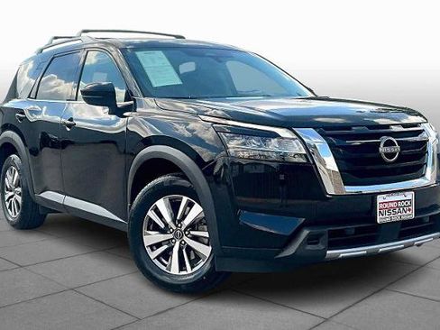 Certified 2023 Nissan Pathfinder SL image 2