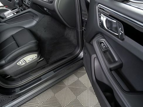 New 2026 Porsche Macan Turbo image 26