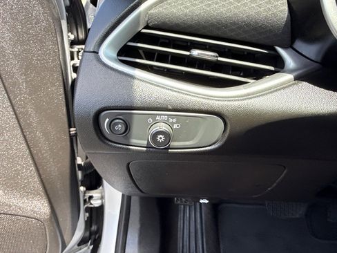 Used 2020 Chevrolet Malibu LS FWD image 21